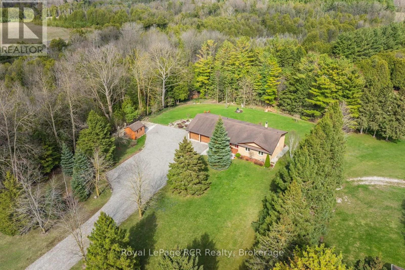 












033105 GREY ROAD 28 ROAD

,
West Grey,




Ontario
N4N3B8


