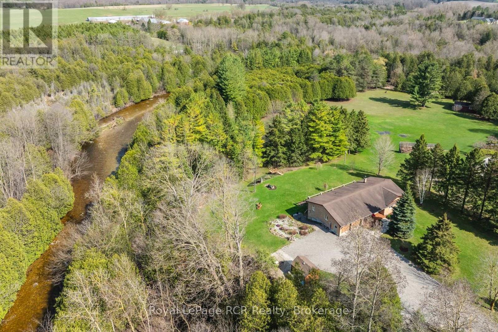 












033105 GREY ROAD 28 ROAD

,
West Grey,




Ontario
N4N3B8

