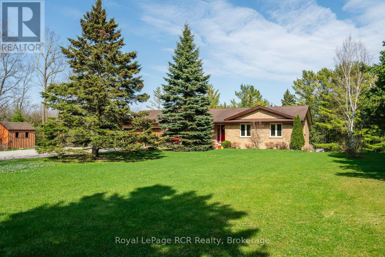 












033105 GREY ROAD 28 ROAD

,
West Grey,




Ontario
N4N3B8

