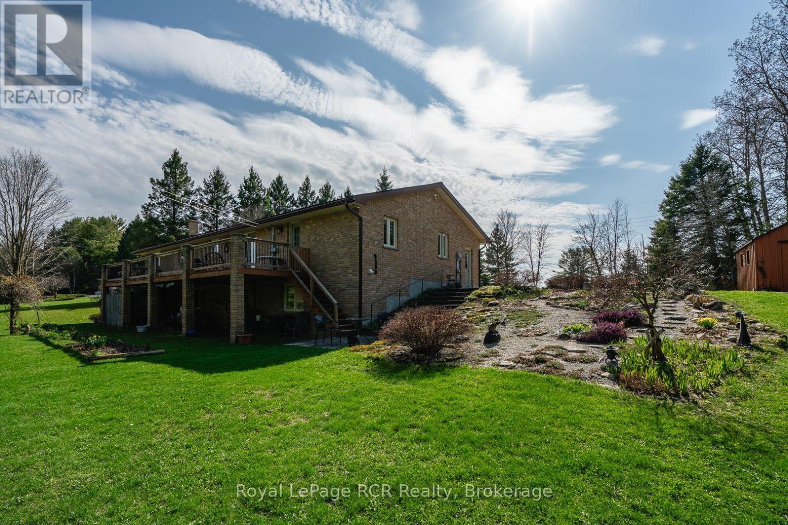 












033105 GREY ROAD 28 ROAD

,
West Grey,




Ontario
N4N3B8

