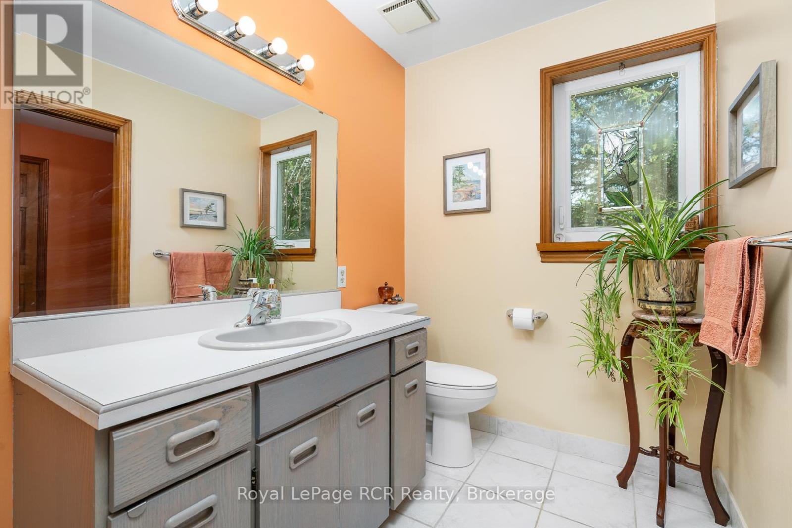 












033105 GREY ROAD 28 ROAD

,
West Grey,




Ontario
N4N3B8

