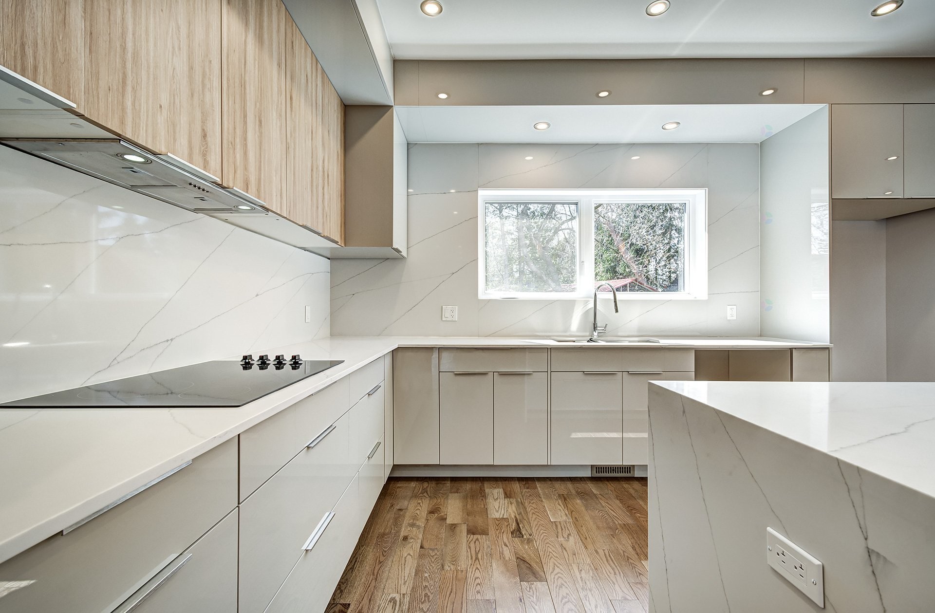 









12


Av. Hillside

,
Pointe-Claire,




QC
H9S5E2

