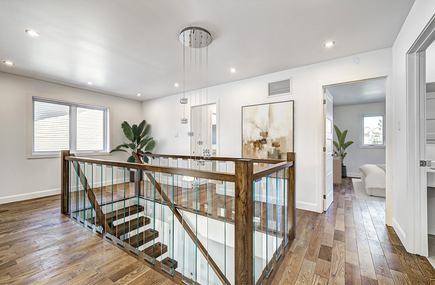 









12


Av. Hillside

,
Pointe-Claire,




QC
H9S5E2

