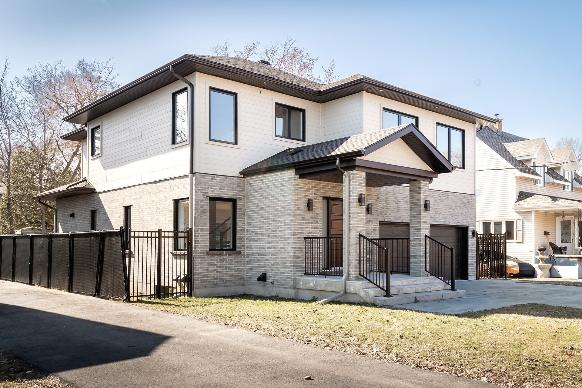 









12


Av. Hillside

,
Pointe-Claire,




QC
H9S5E2

