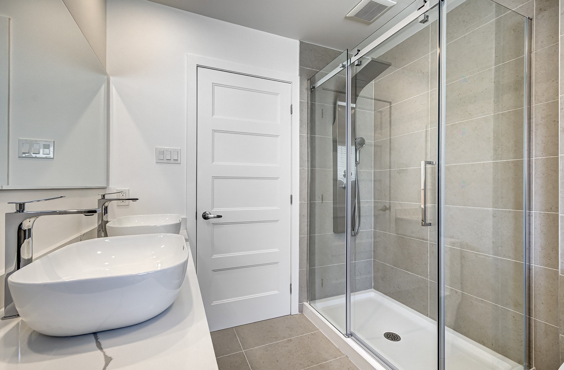 









12


Av. Hillside

,
Pointe-Claire,




QC
H9S5E2

