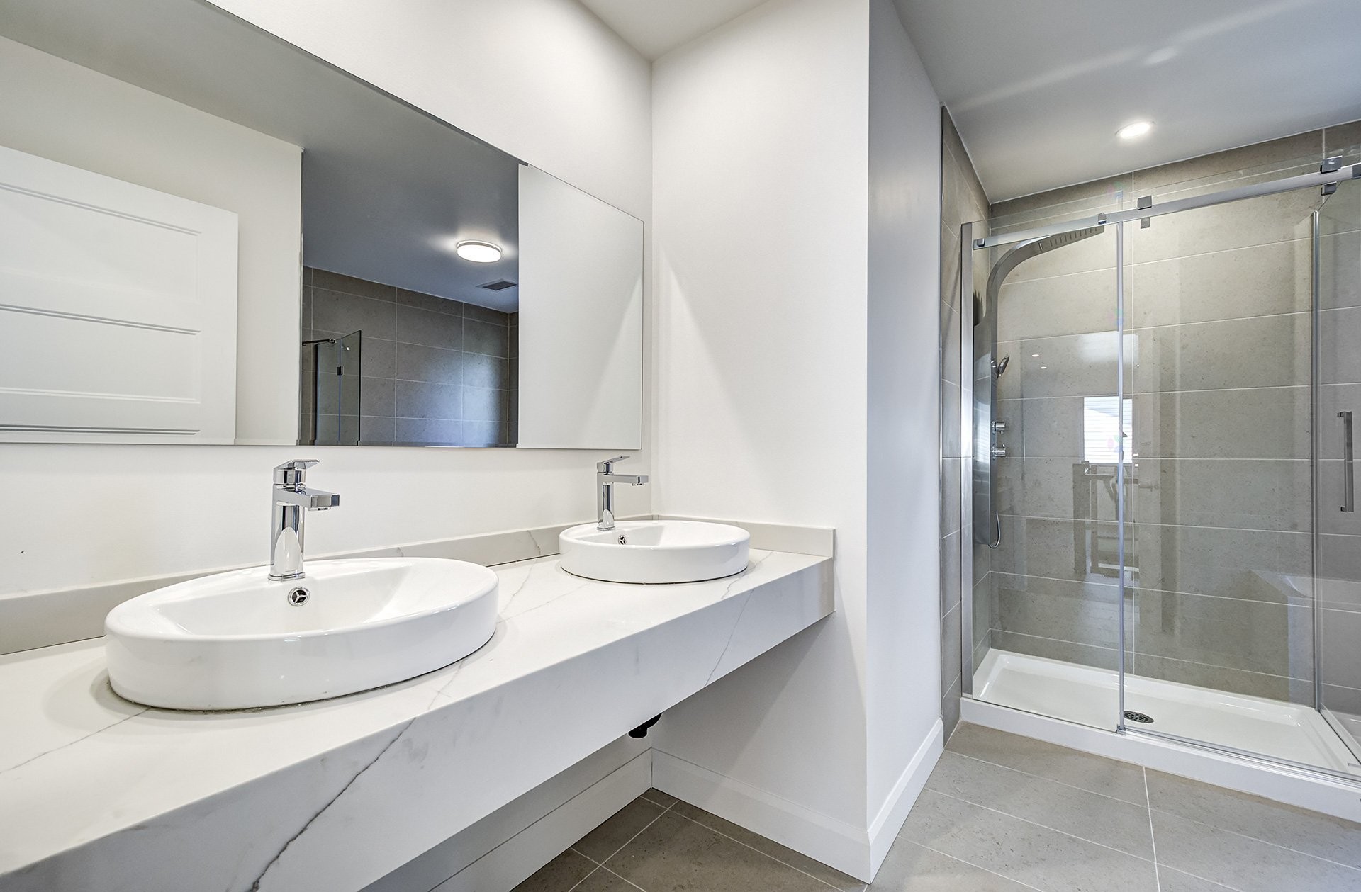 









12


Av. Hillside

,
Pointe-Claire,




QC
H9S5E2

