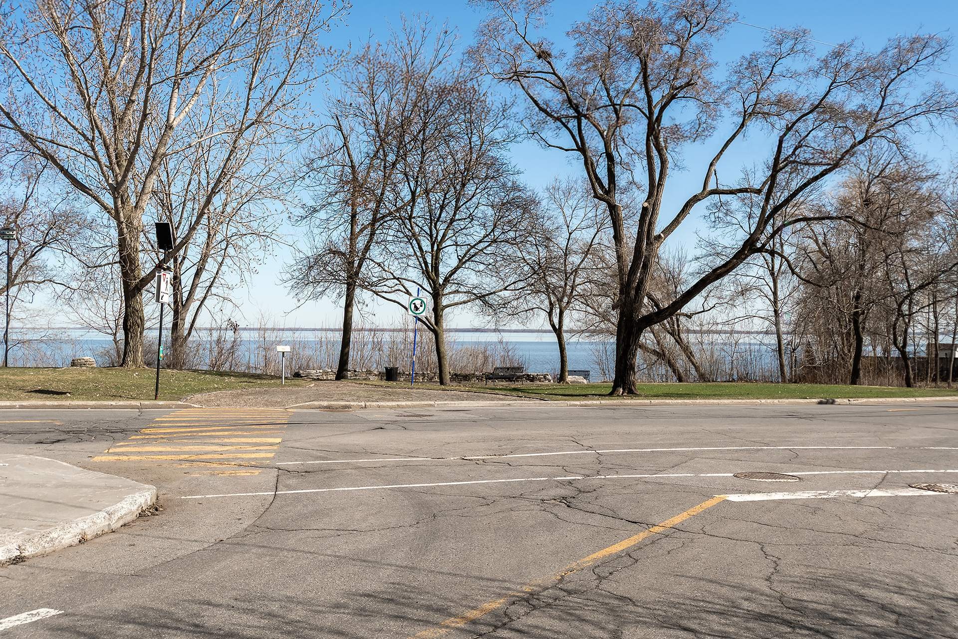 









12


Av. Hillside

,
Pointe-Claire,




QC
H9S5E2

