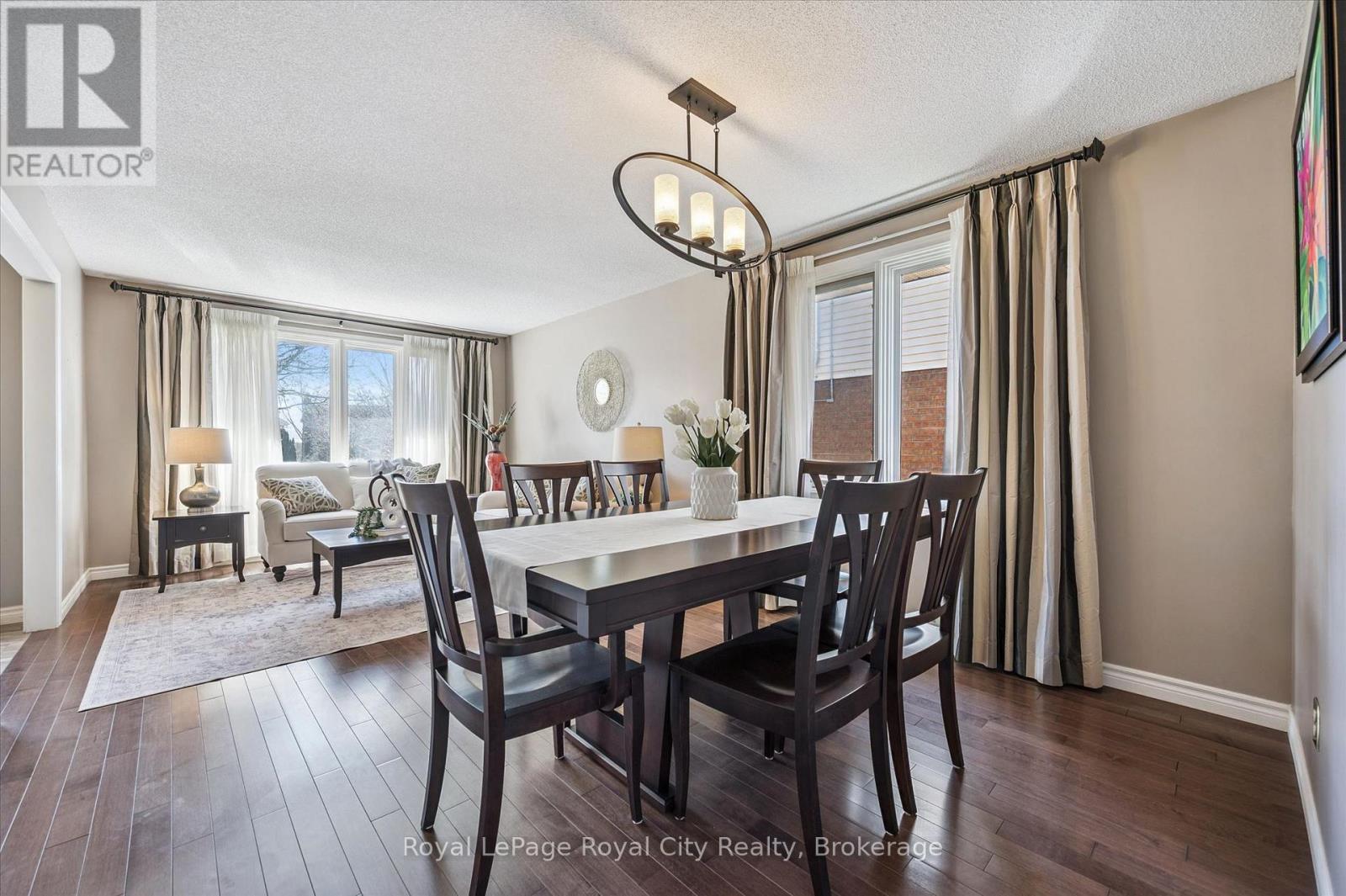 












83 PINNACLE CRESCENT

,
Guelph (Willow West/Sugarbush/West Acres),




Ontario
N1K1P5

