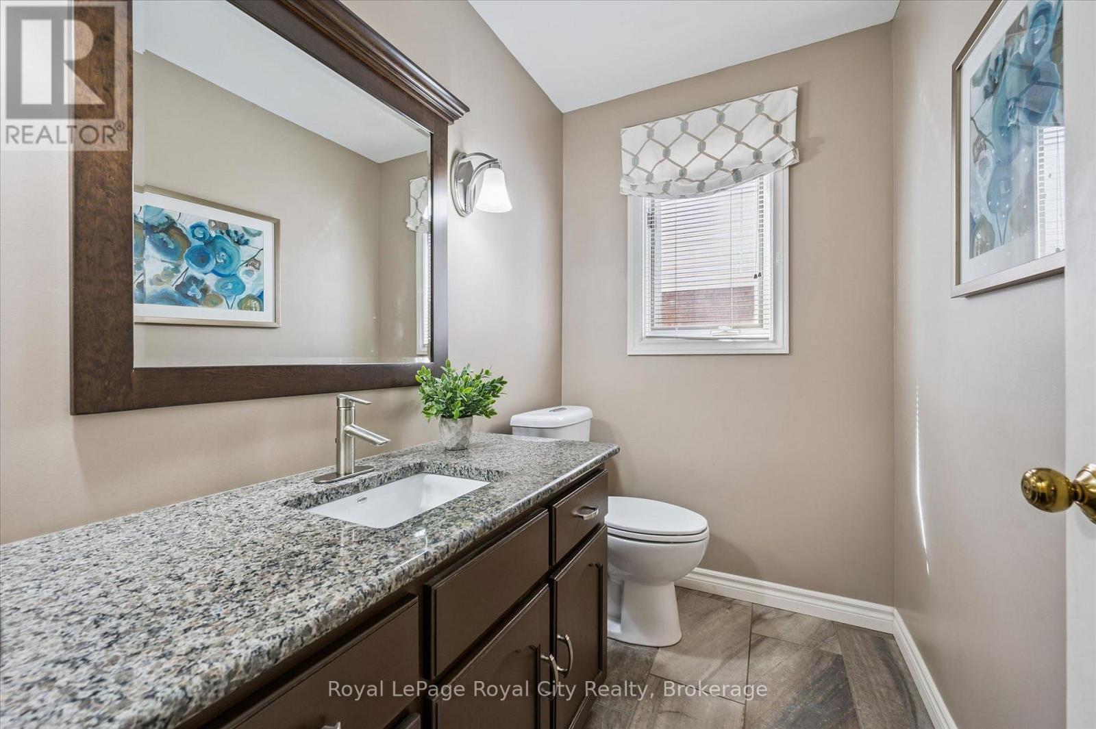 












83 PINNACLE CRESCENT

,
Guelph (Willow West/Sugarbush/West Acres),




Ontario
N1K1P5


