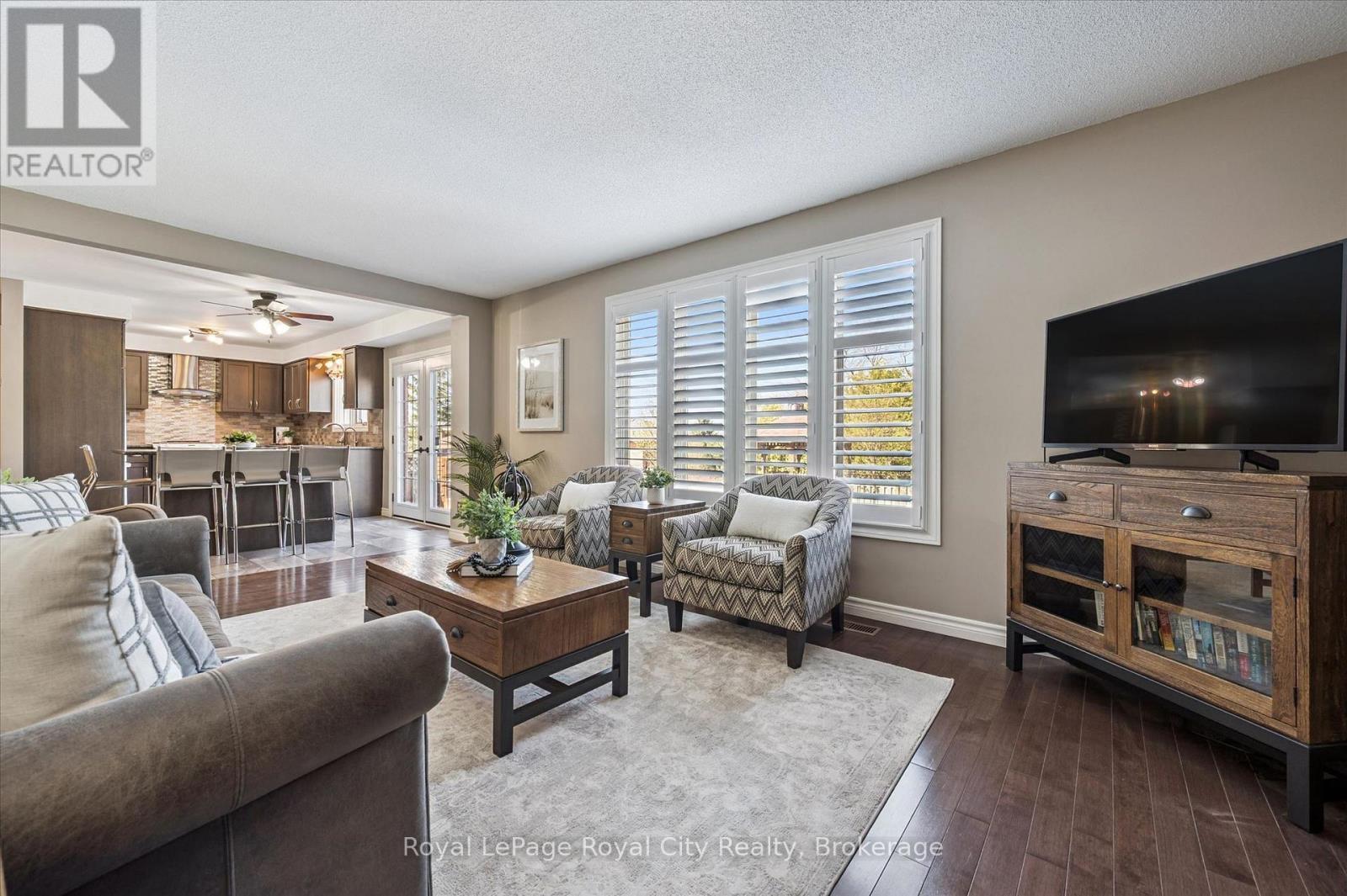 












83 PINNACLE CRESCENT

,
Guelph (Willow West/Sugarbush/West Acres),




Ontario
N1K1P5

