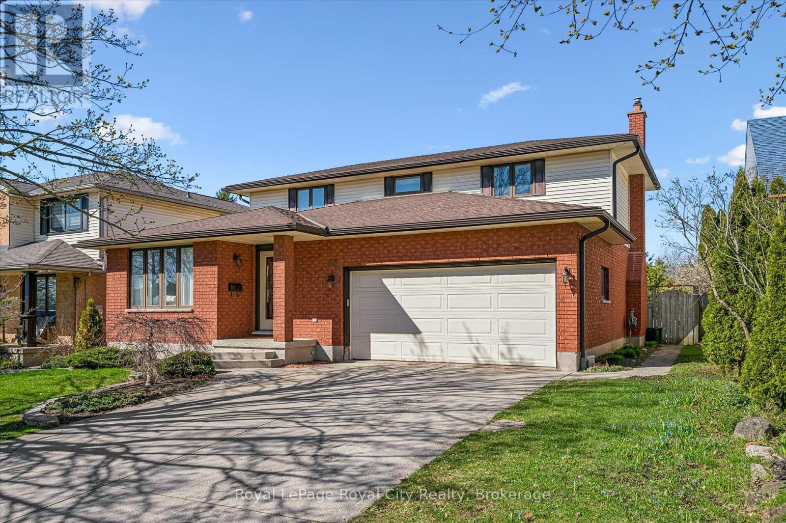 












83 PINNACLE CRESCENT

,
Guelph (Willow West/Sugarbush/West Acres),




Ontario
N1K1P5

