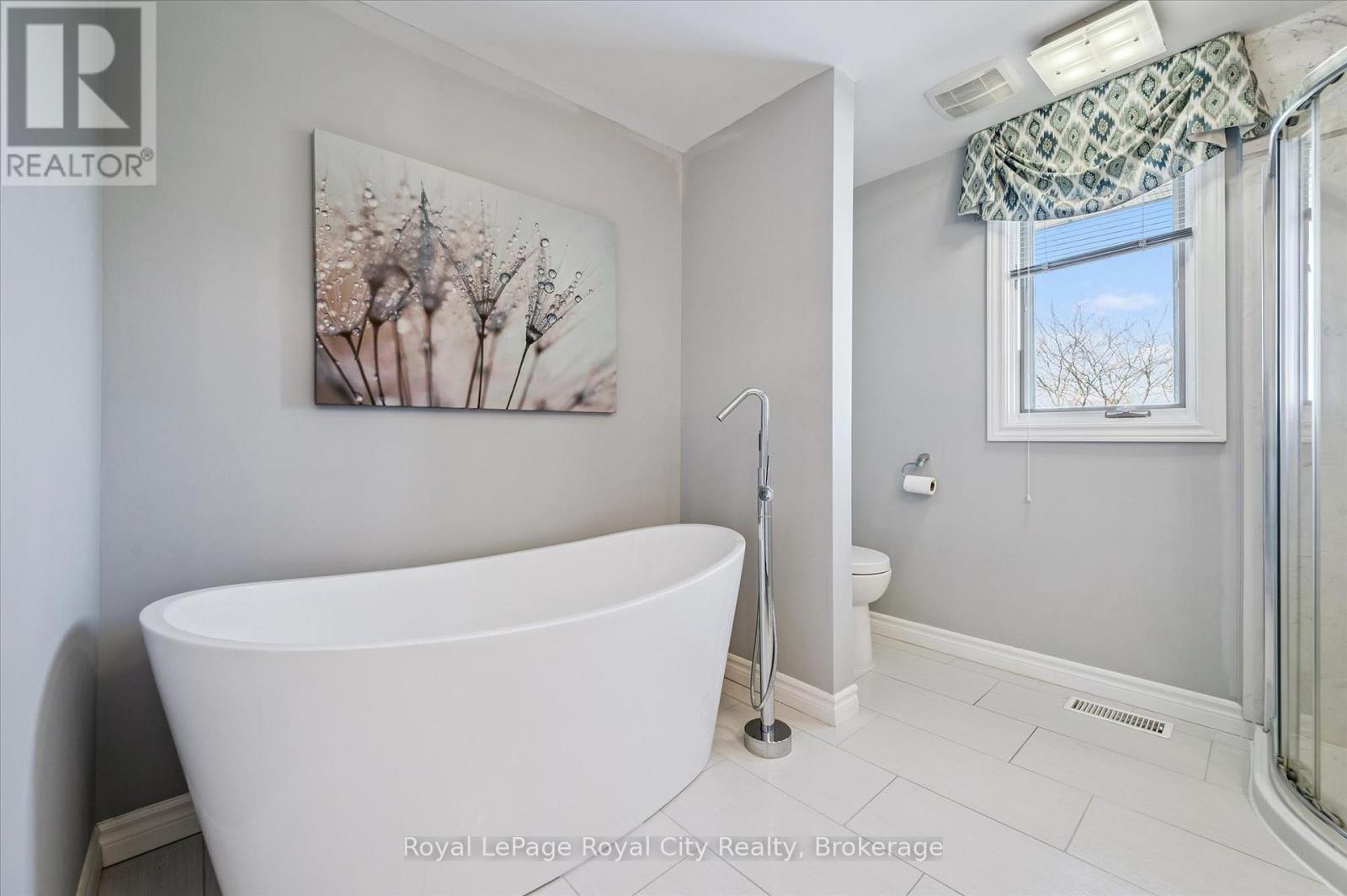 












83 PINNACLE CRESCENT

,
Guelph (Willow West/Sugarbush/West Acres),




Ontario
N1K1P5

