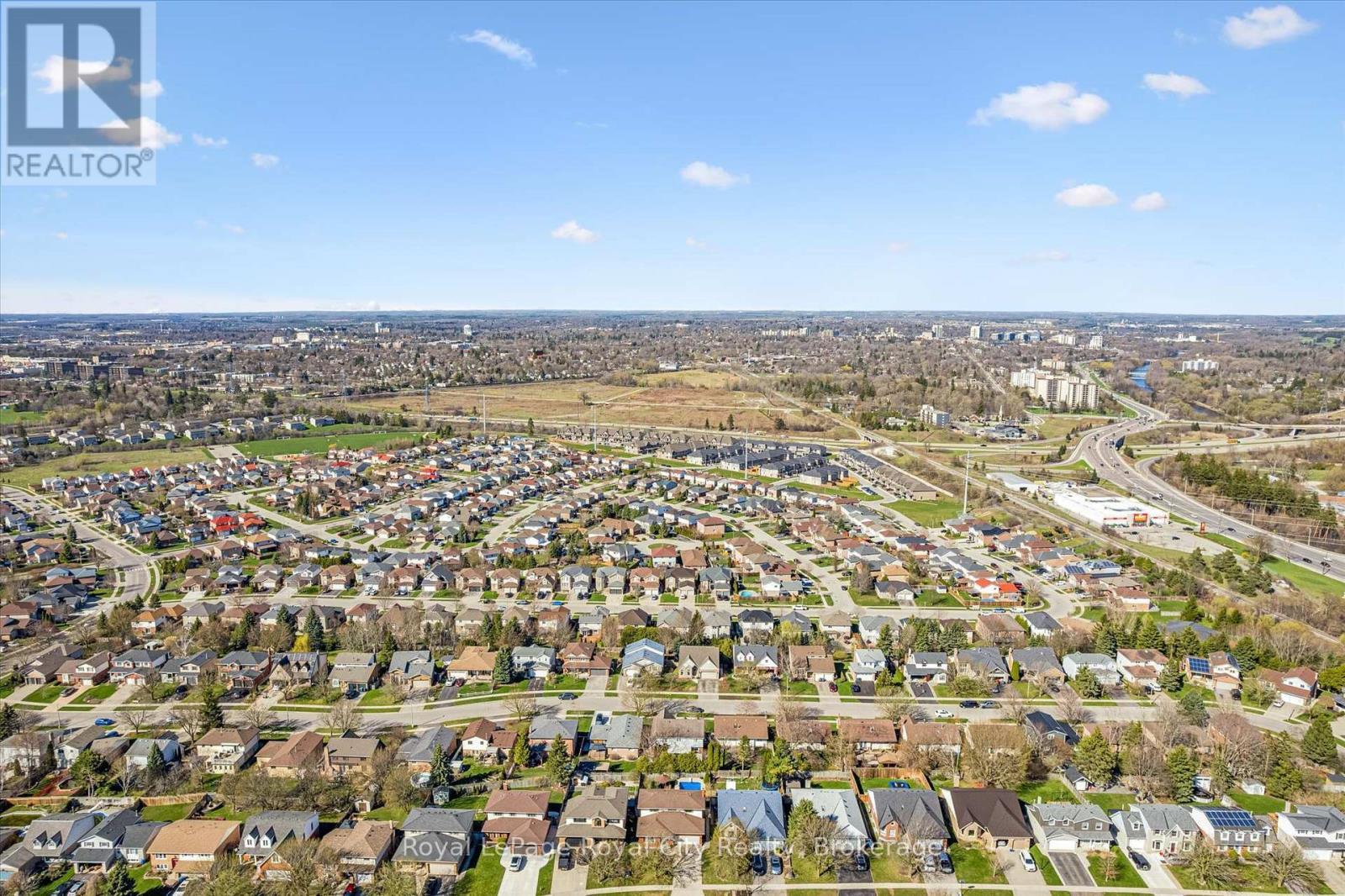 












83 PINNACLE CRESCENT

,
Guelph (Willow West/Sugarbush/West Acres),




Ontario
N1K1P5


