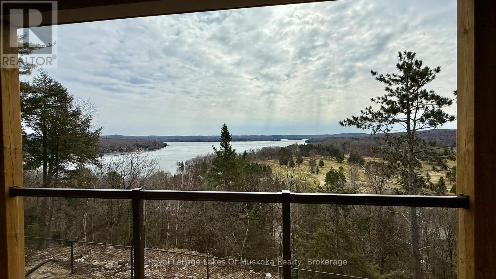 












203 - 11 TREE TOPS LANE

,
Huntsville (Chaffey),




Ontario
P1H0B8

