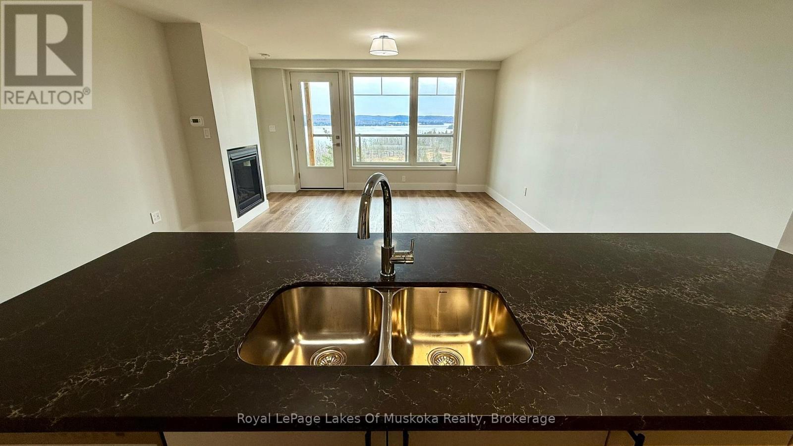 












203 - 11 TREE TOPS LANE

,
Huntsville (Chaffey),




Ontario
P1H0B8

