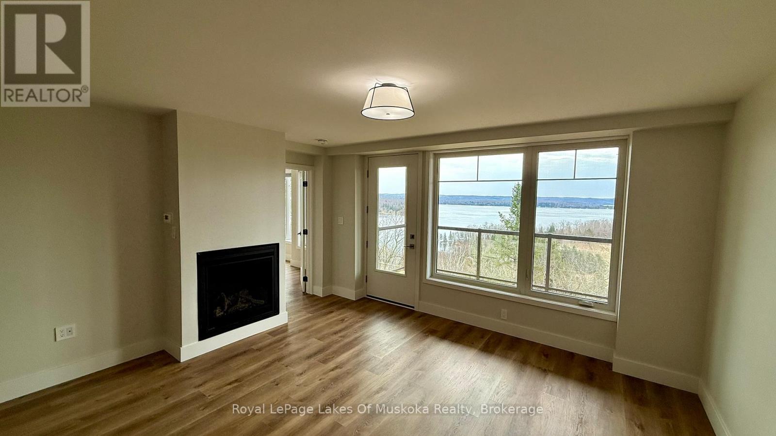 












203 - 11 TREE TOPS LANE

,
Huntsville (Chaffey),




Ontario
P1H0B8

