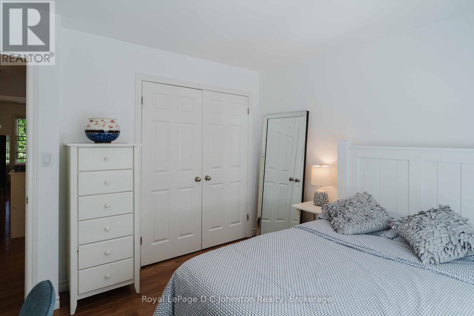 












6 GOBLE PLACE

,
Saugeen Shores,




Ontario
N0H2C5

