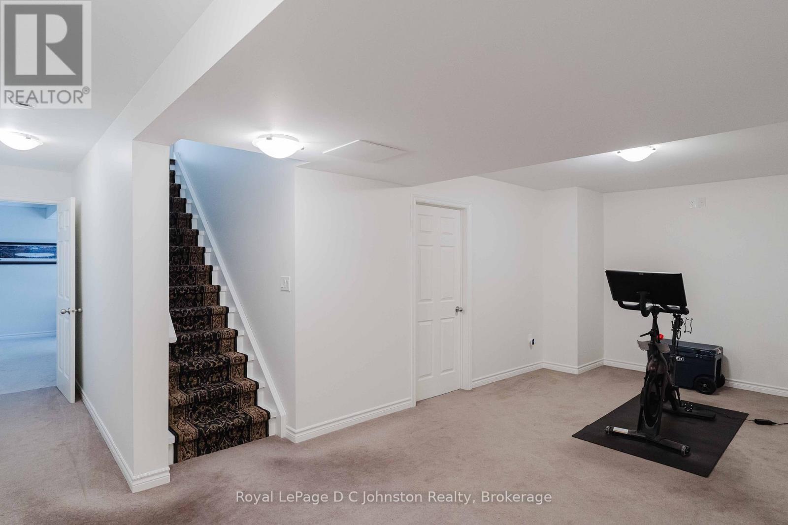 












6 GOBLE PLACE

,
Saugeen Shores,




Ontario
N0H2C5

