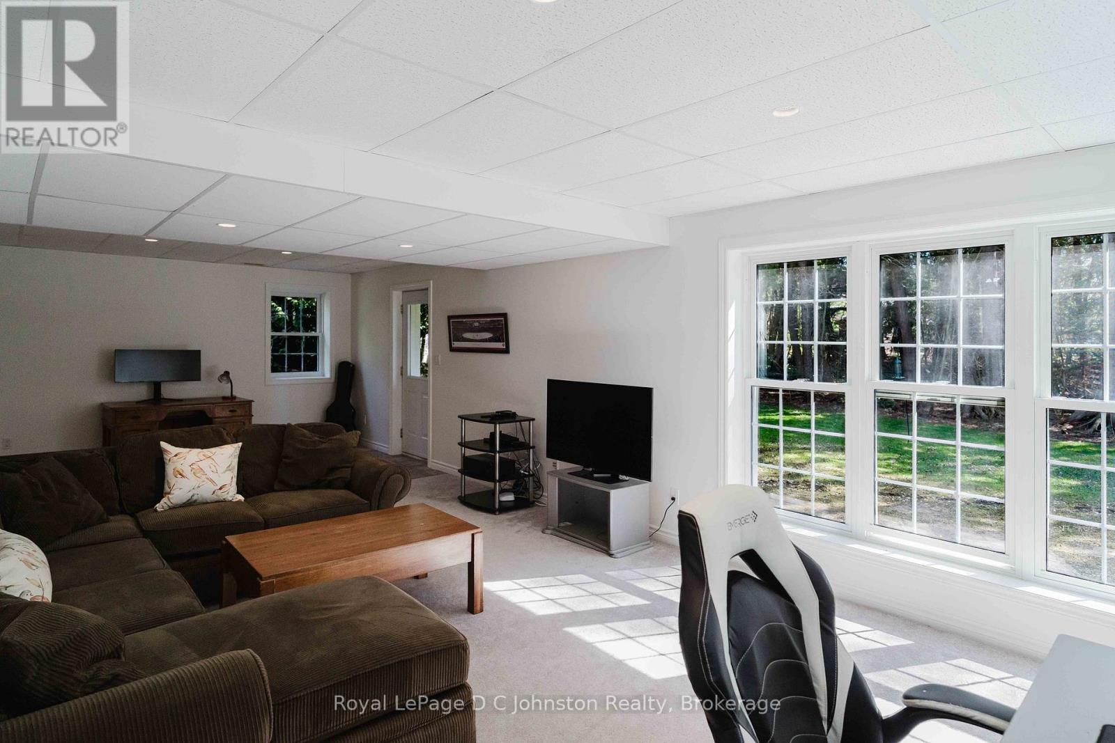 












6 GOBLE PLACE

,
Saugeen Shores,




Ontario
N0H2C5

