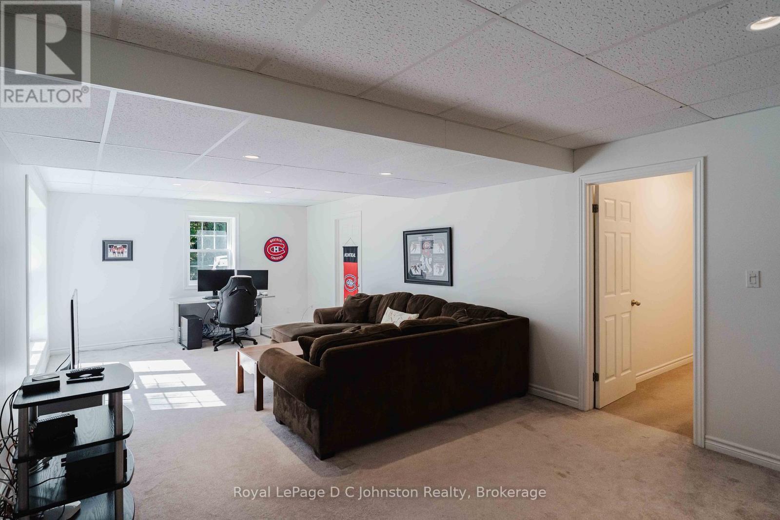 












6 GOBLE PLACE

,
Saugeen Shores,




Ontario
N0H2C5

