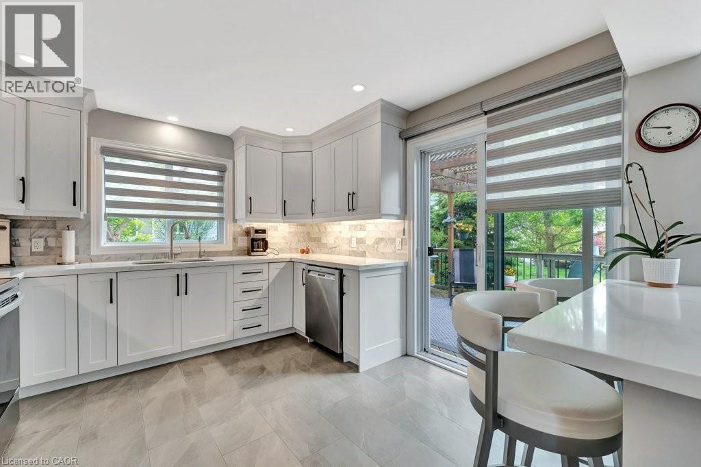 












103 KELLS Lane

,
Freelton,




Ontario
L8B1A5

