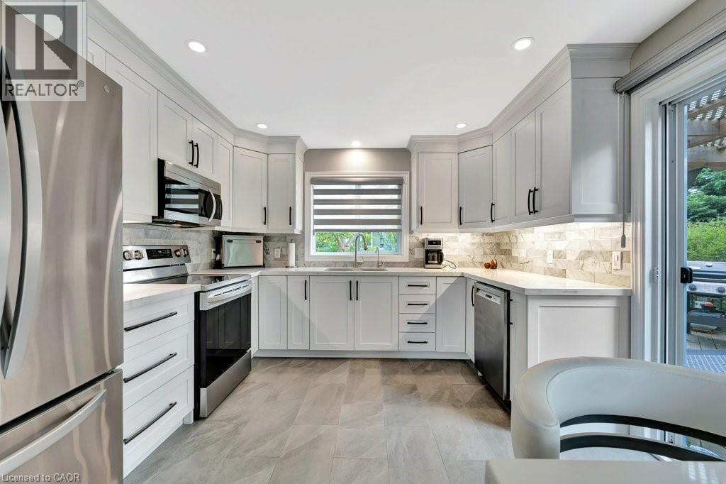 












103 KELLS Lane

,
Freelton,




Ontario
L8B1A5

