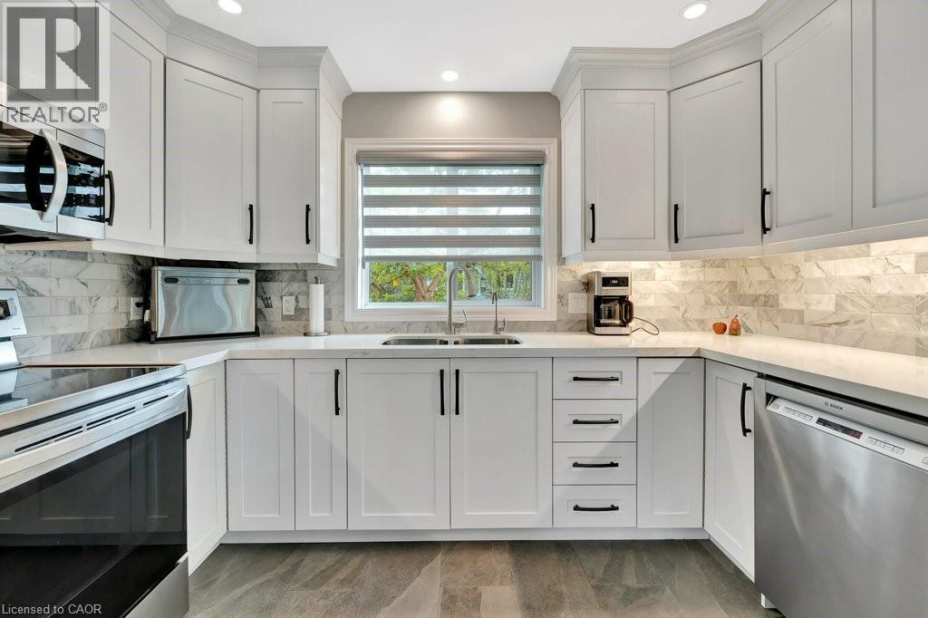 












103 KELLS Lane

,
Freelton,




Ontario
L8B1A5


