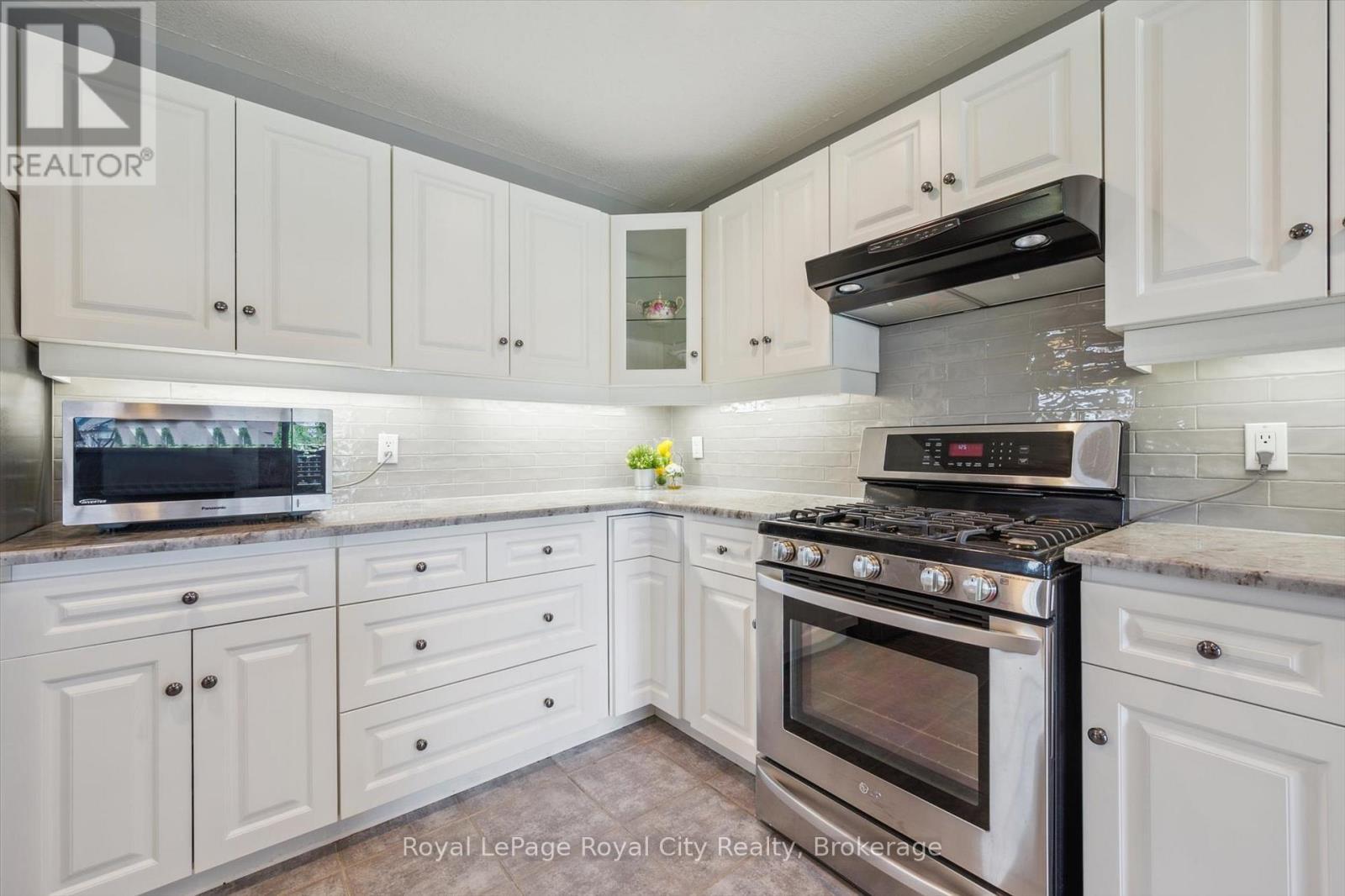












105 RIVERWALK PLACE

,
Guelph/Eramosa (Rockwood),




Ontario
N0B2K0

