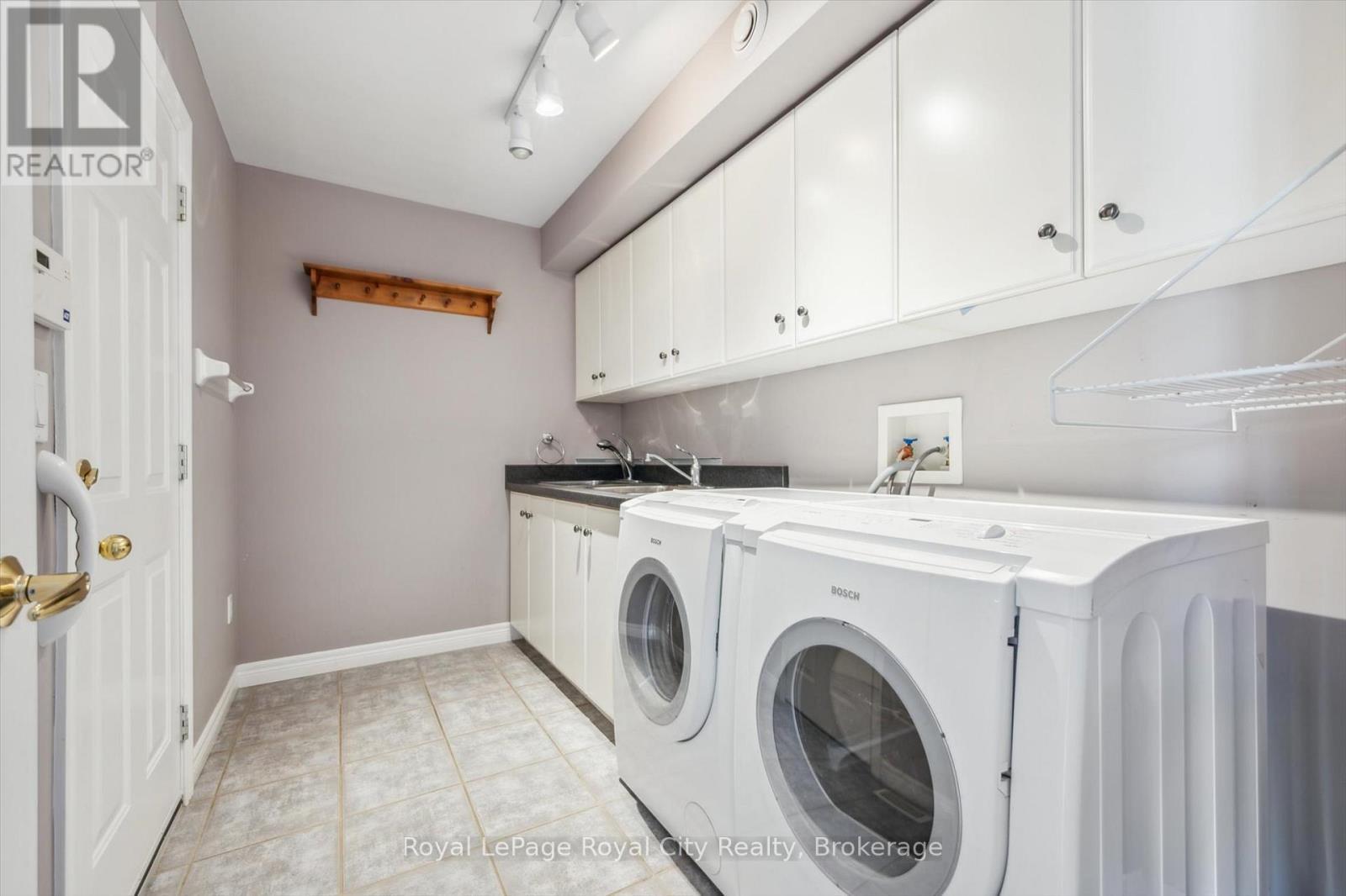 












105 RIVERWALK PLACE

,
Guelph/Eramosa (Rockwood),




Ontario
N0B2K0

