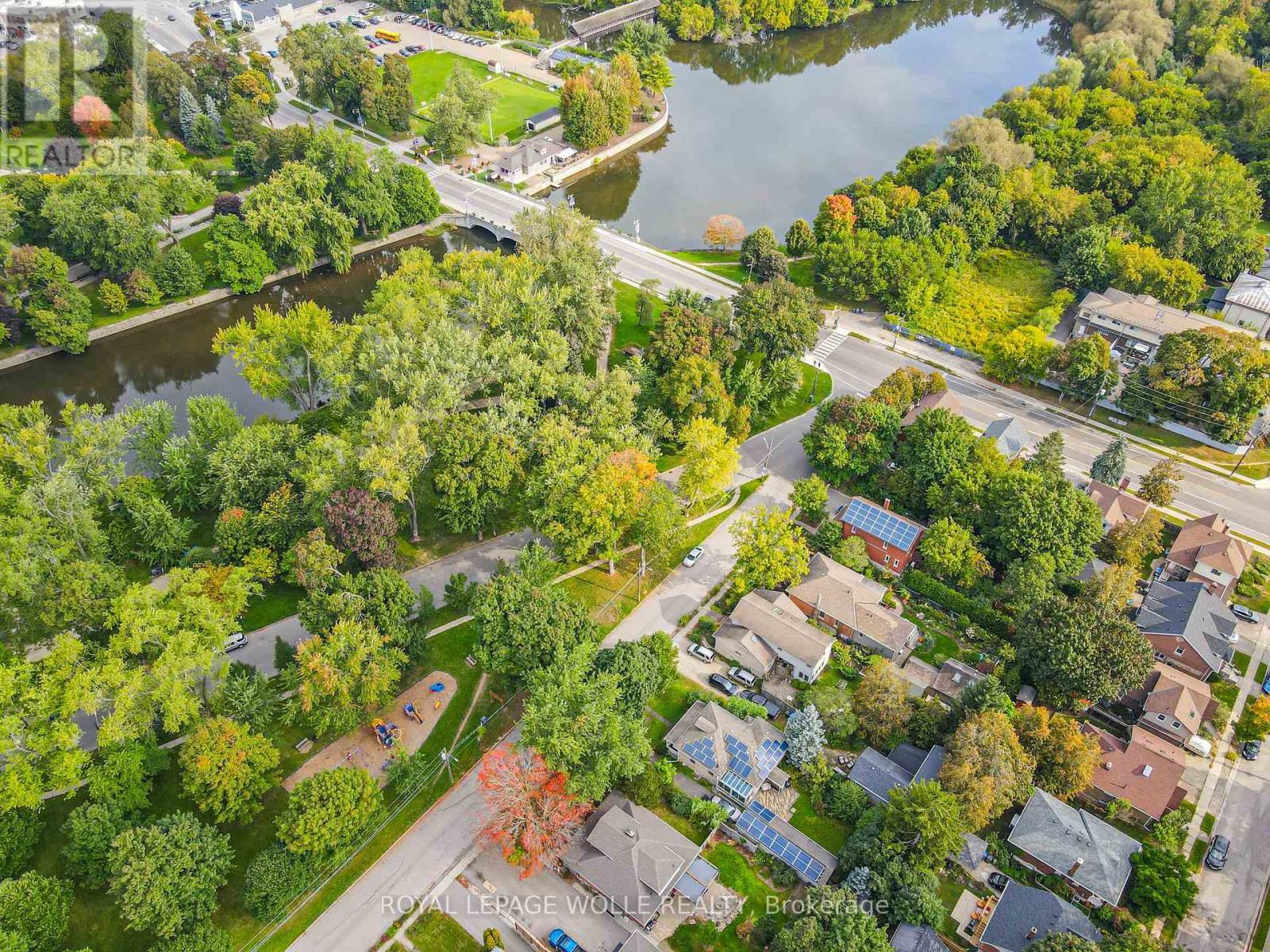 












4 - 180 GORDON STREET

,
Guelph,




Ontario
N1G1X1

