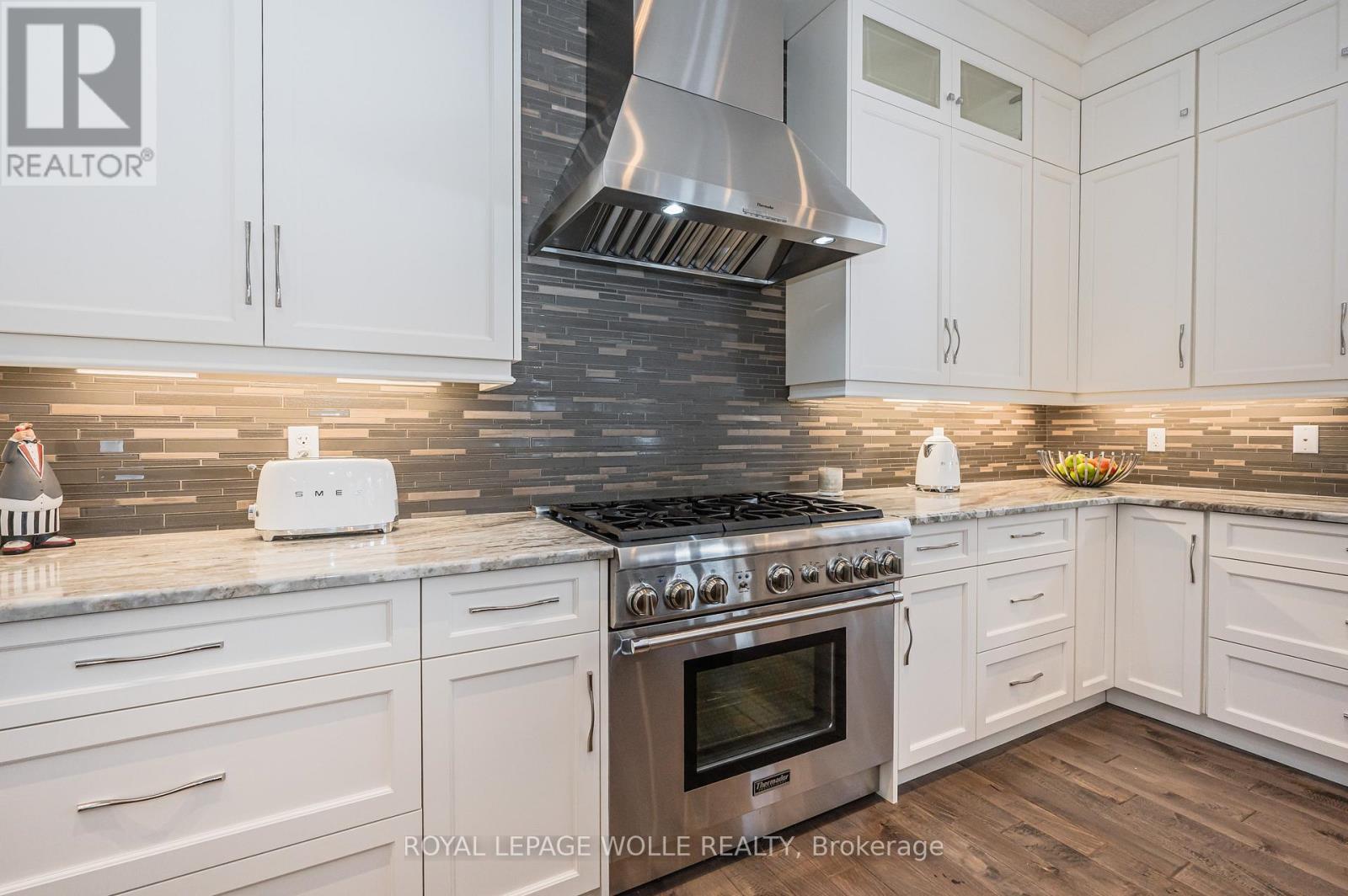 












23 HIGHGROVE COURT

,
Cambridge,




Ontario
N3H4R8

