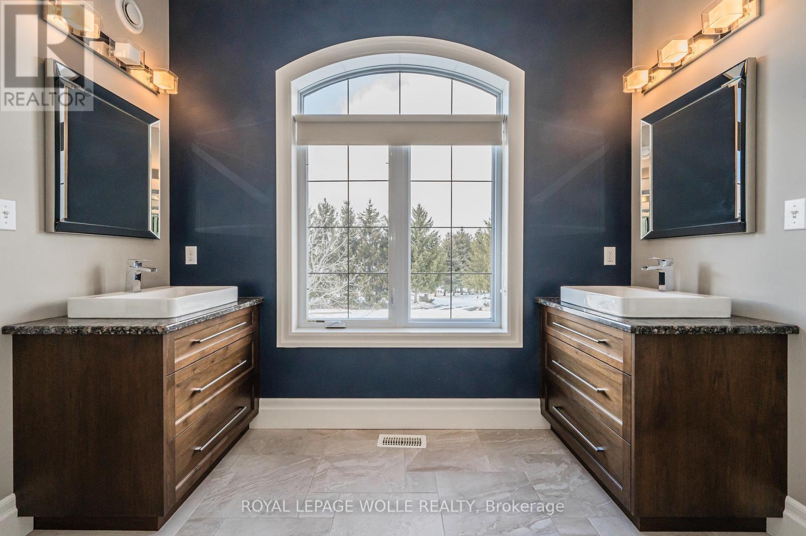 












23 HIGHGROVE COURT

,
Cambridge,




Ontario
N3H4R8


