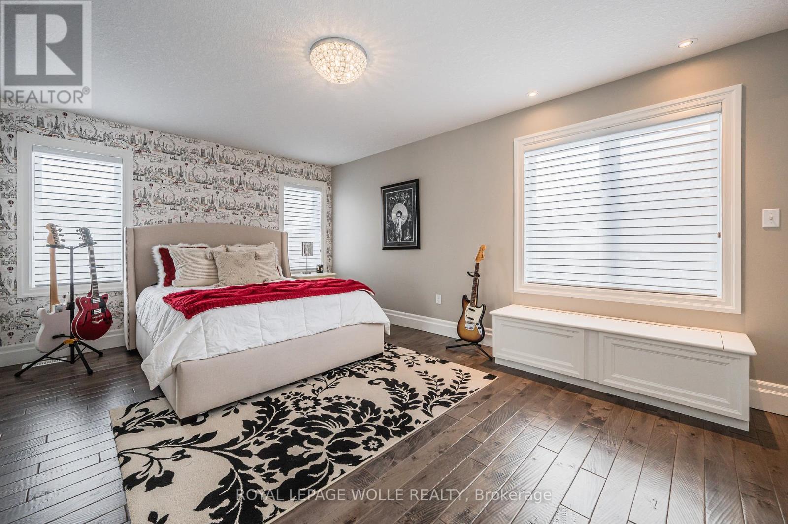 












23 HIGHGROVE COURT

,
Cambridge,




Ontario
N3H4R8


