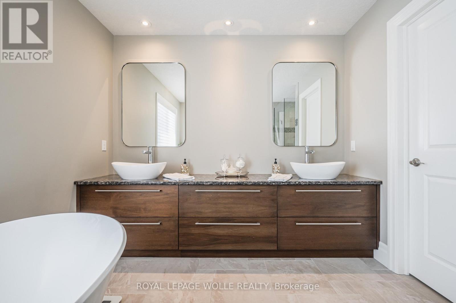 












23 HIGHGROVE COURT

,
Cambridge,




Ontario
N3H4R8

