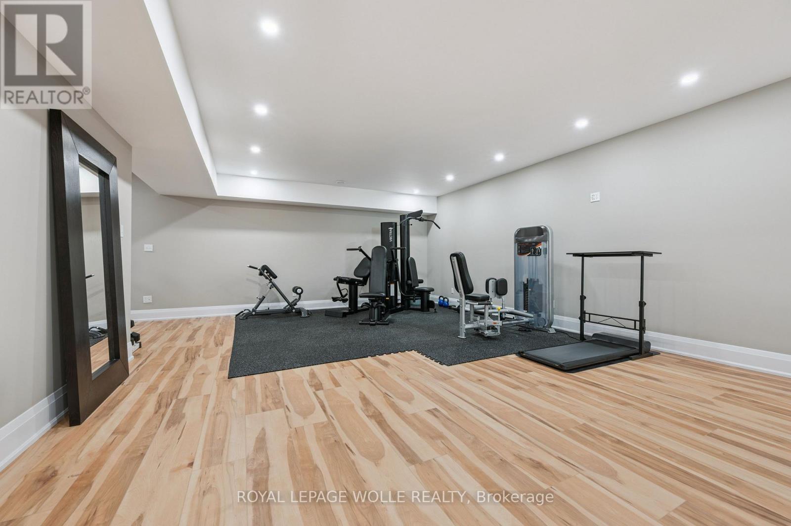 












23 HIGHGROVE COURT

,
Cambridge,




Ontario
N3H4R8

