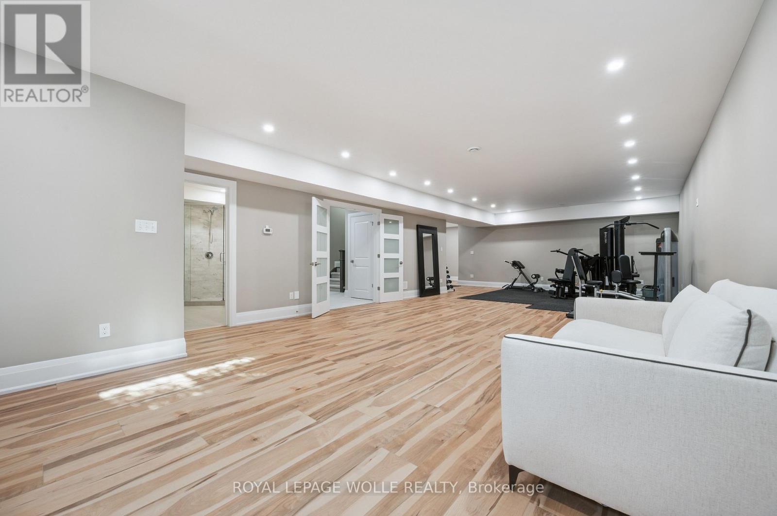 












23 HIGHGROVE COURT

,
Cambridge,




Ontario
N3H4R8

