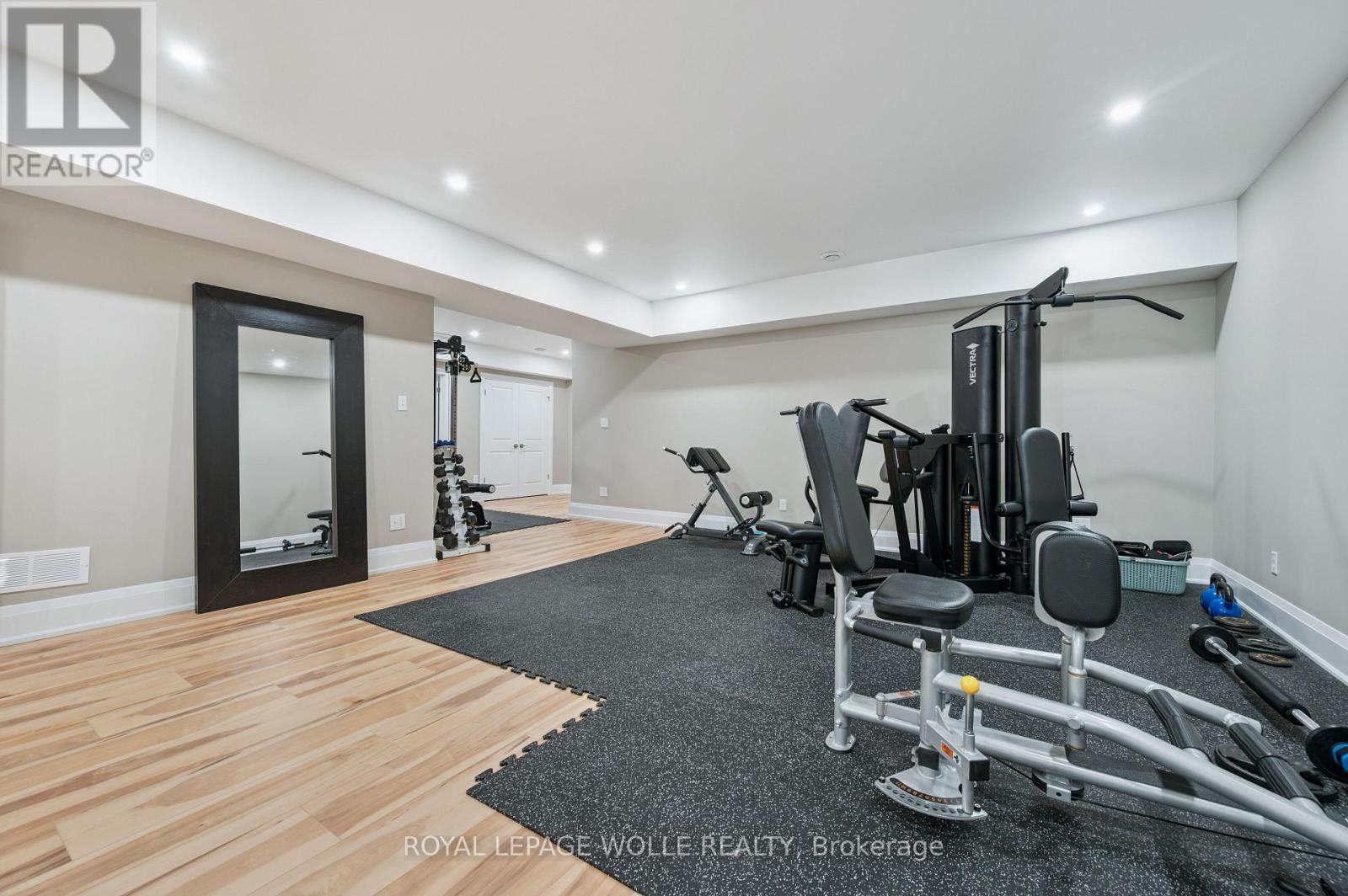 












23 HIGHGROVE COURT

,
Cambridge,




Ontario
N3H4R8

