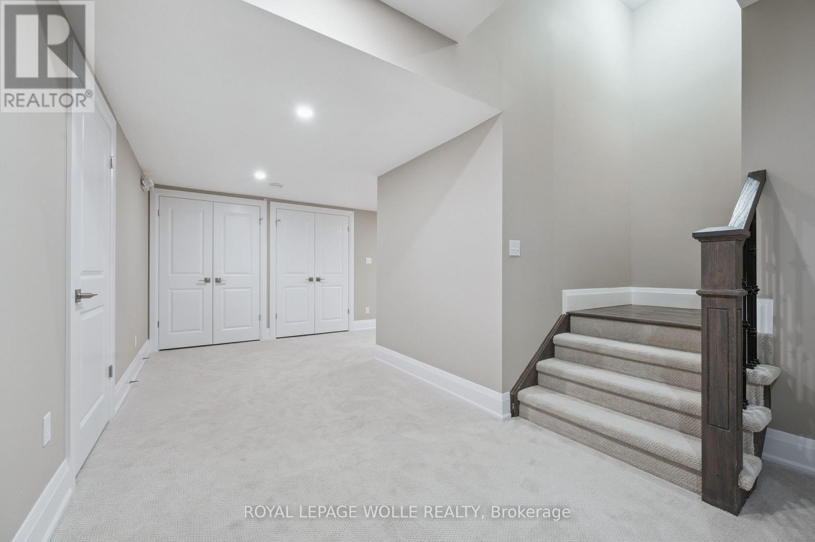 












23 HIGHGROVE COURT

,
Cambridge,




Ontario
N3H4R8

