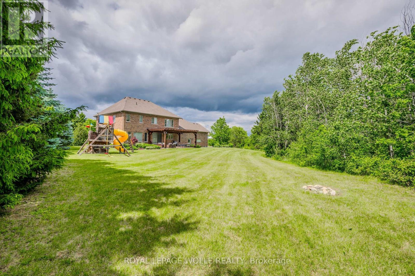 












23 HIGHGROVE COURT

,
Cambridge,




Ontario
N3H4R8

