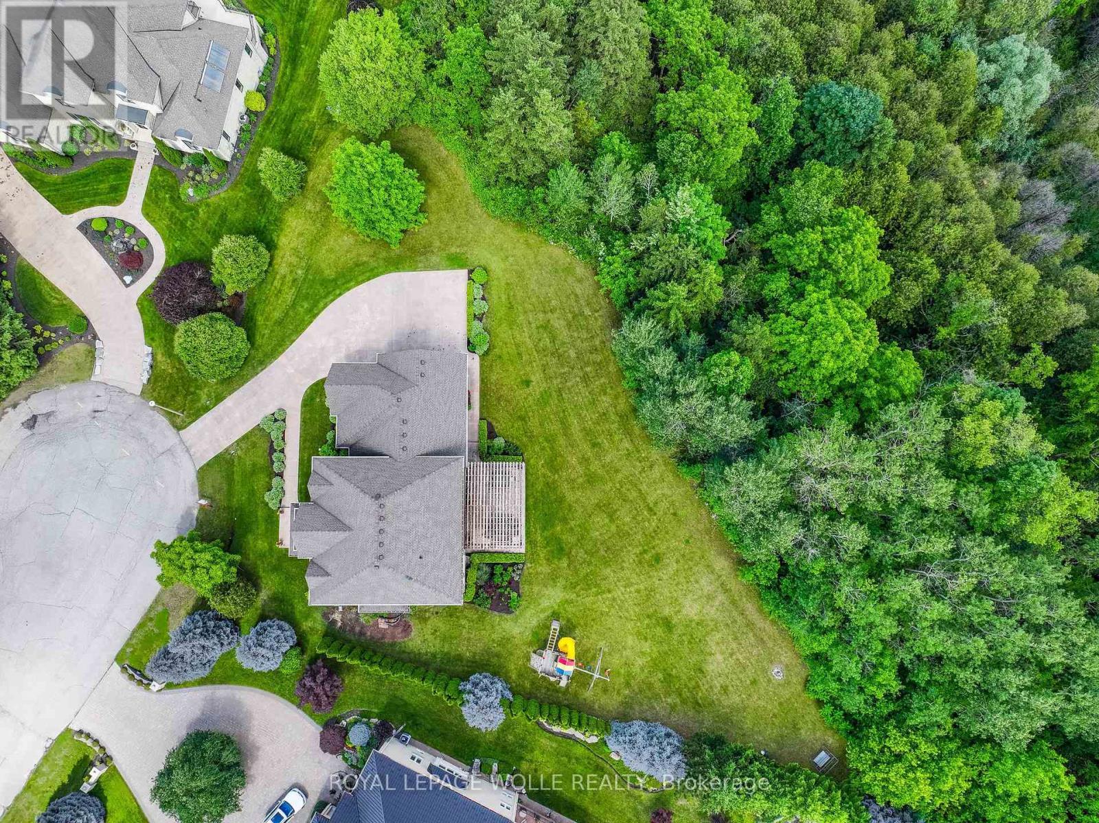 












23 HIGHGROVE COURT

,
Cambridge,




Ontario
N3H4R8

