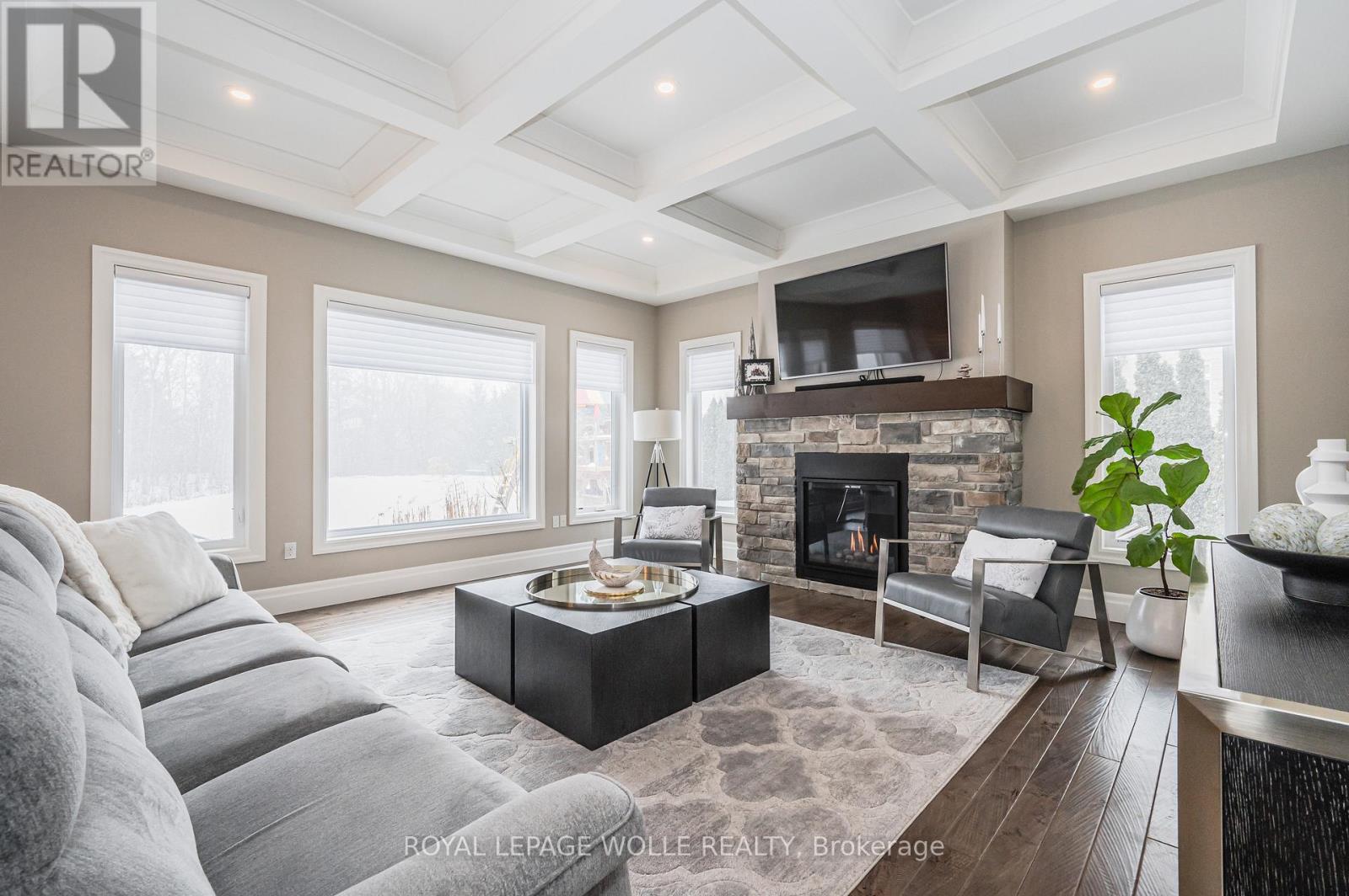 












23 HIGHGROVE COURT

,
Cambridge,




Ontario
N3H4R8

