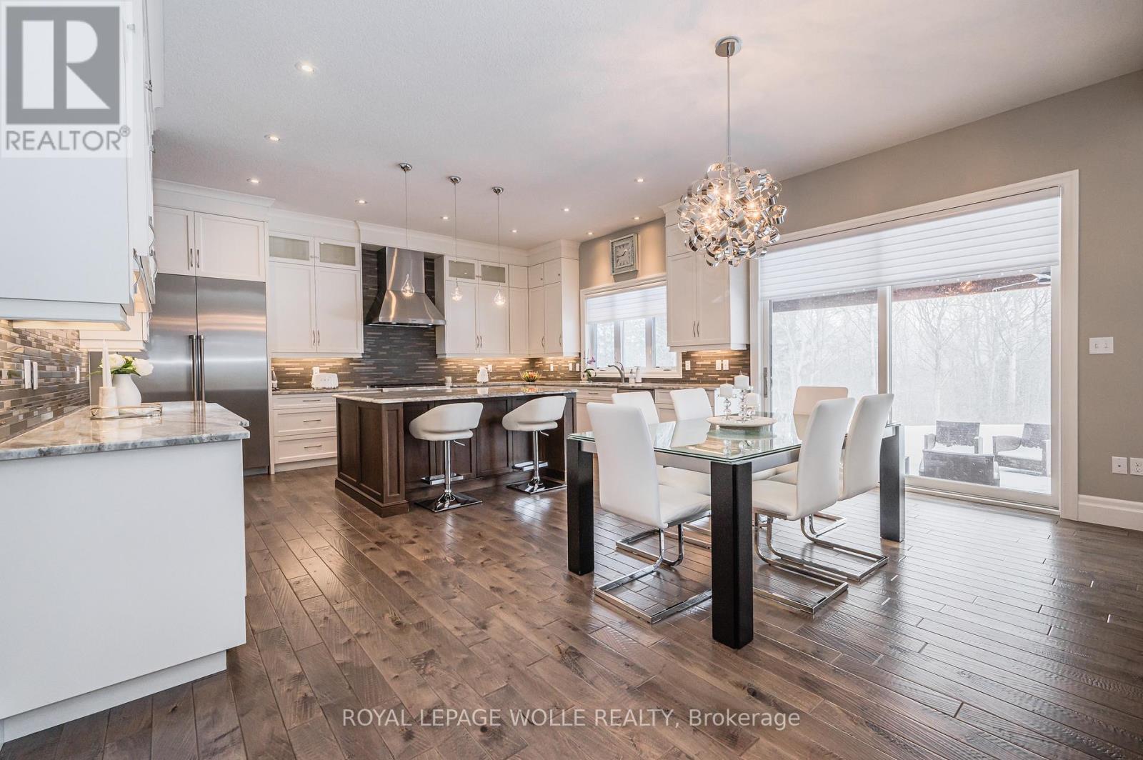 












23 HIGHGROVE COURT

,
Cambridge,




Ontario
N3H4R8

