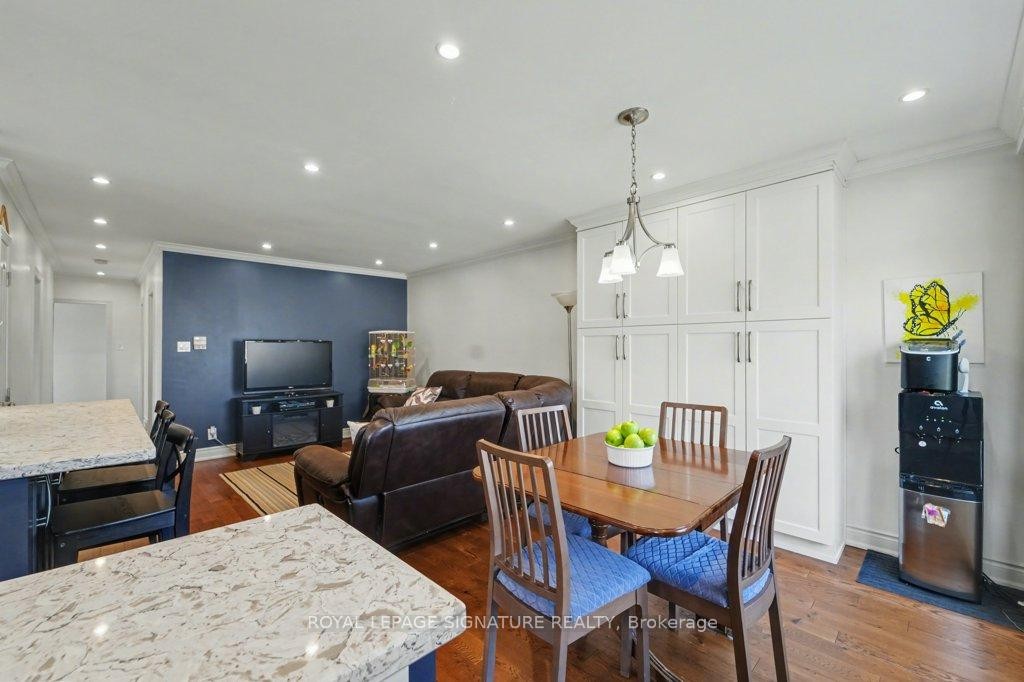 









236


Ashlar

Road,
Richmond Hill,




ON
L4C 2W6

