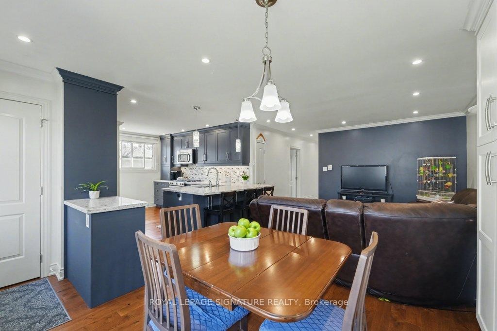 









236


Ashlar

Road,
Richmond Hill,




ON
L4C 2W6

