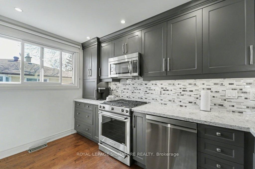 









236


Ashlar

Road,
Richmond Hill,




ON
L4C 2W6

