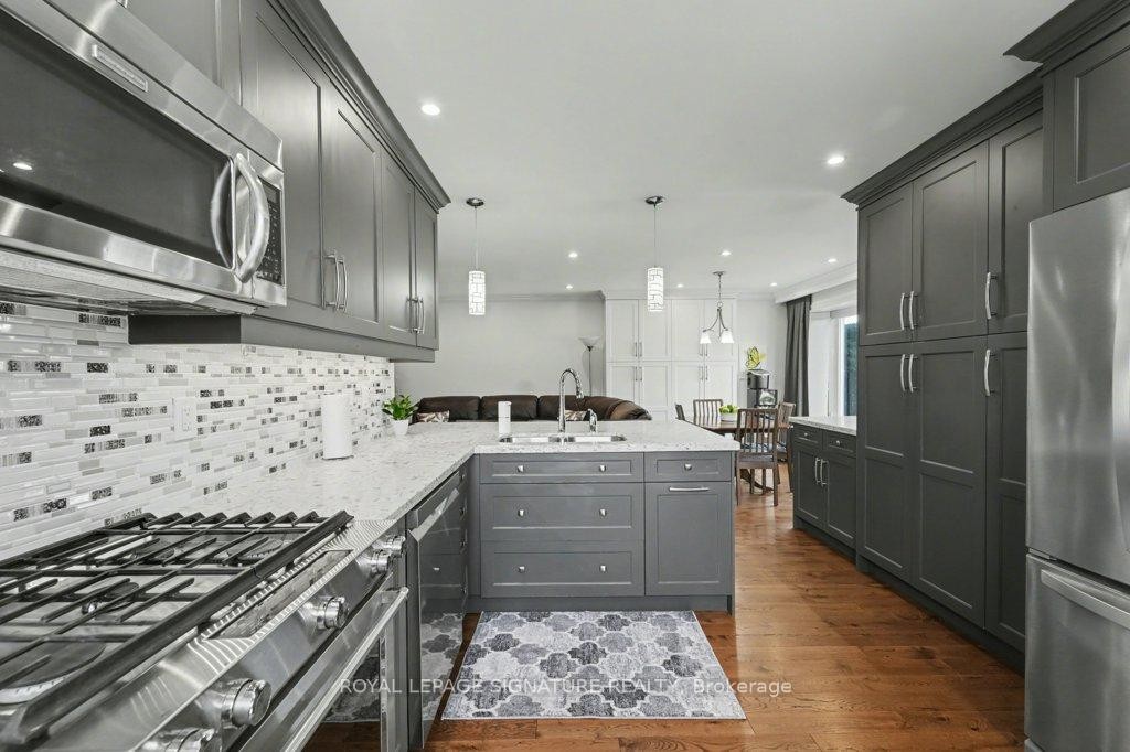 









236


Ashlar

Road,
Richmond Hill,




ON
L4C 2W6

