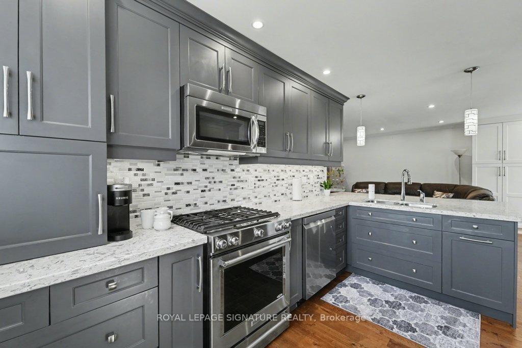 









236


Ashlar

Road,
Richmond Hill,




ON
L4C 2W6

