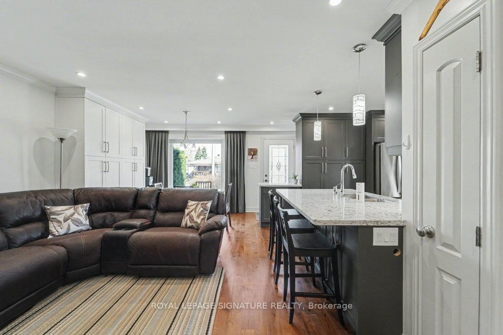 









236


Ashlar

Road,
Richmond Hill,




ON
L4C 2W6

