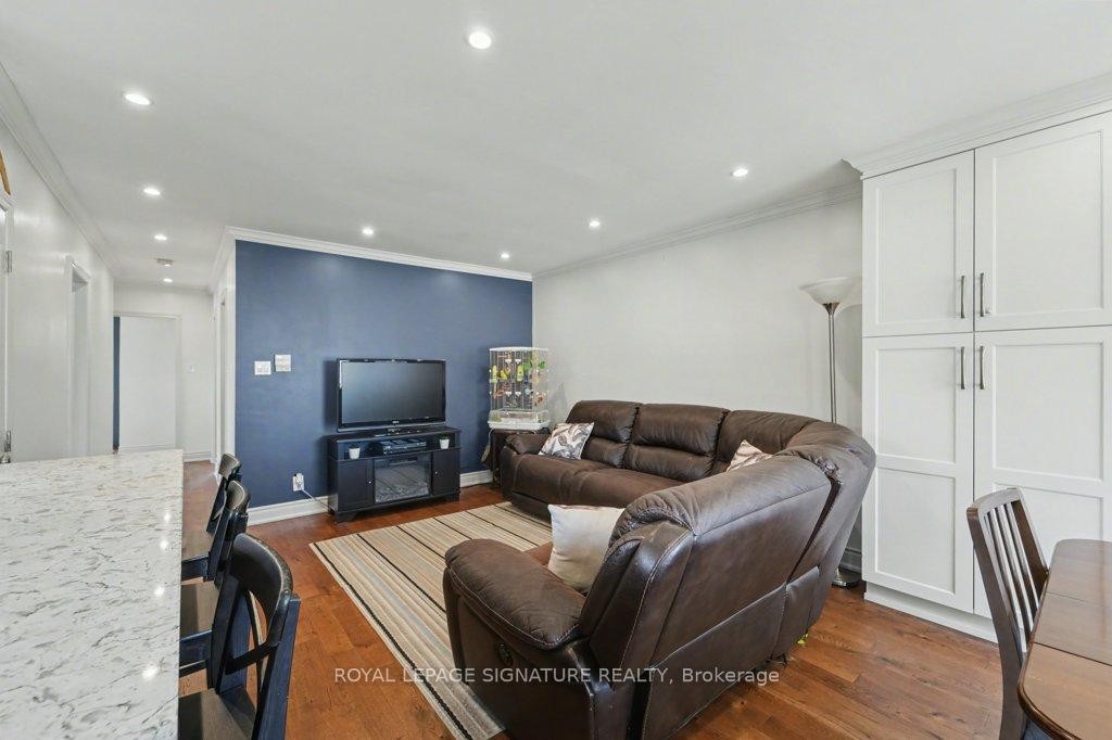 









236


Ashlar

Road,
Richmond Hill,




ON
L4C 2W6

