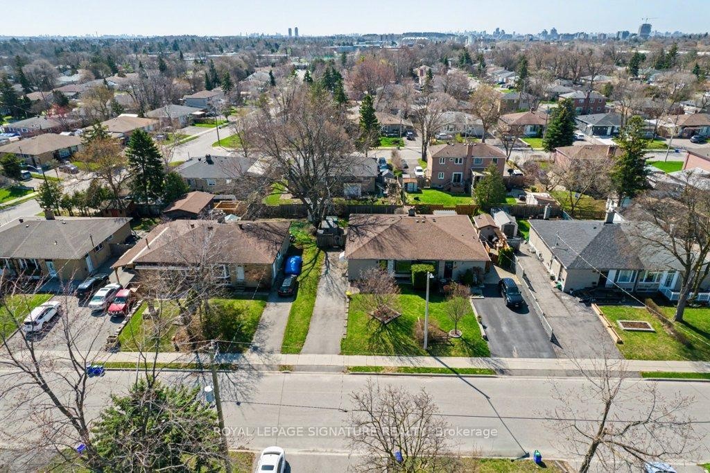 









236


Ashlar

Road,
Richmond Hill,




ON
L4C 2W6

